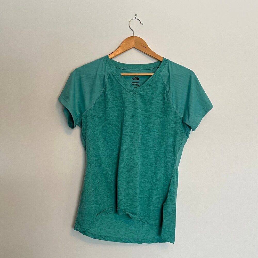 North Face. Reactor T-Shirt. Blue/Teal Color. Size Medium. Womens.